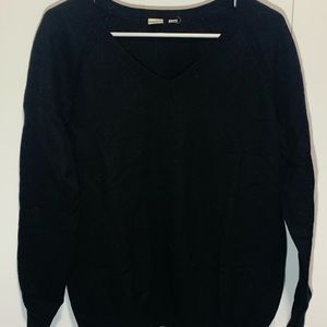 Gap sweater